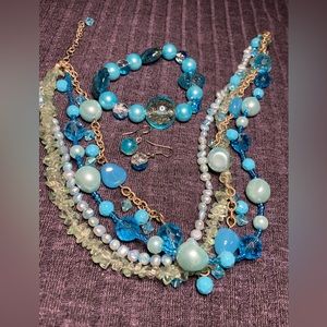 1950s coordinated blue jewelry set